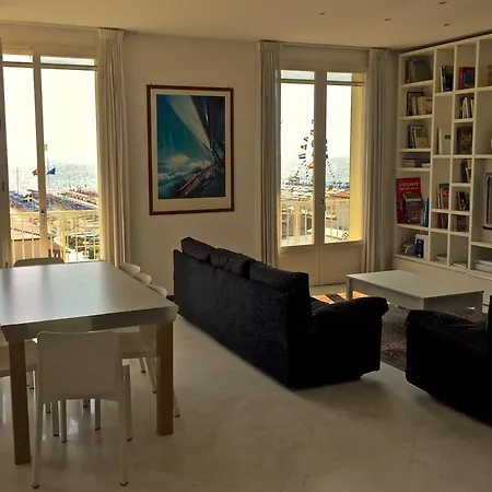 Super Attico Sul Mare Apartment